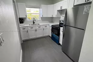 2640 NE 215th St, Miami, FL 33180 - Photo 4