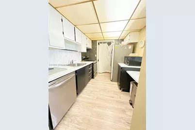 240 Lakeview Dr #212, Weston, FL 33326 - Photo 6