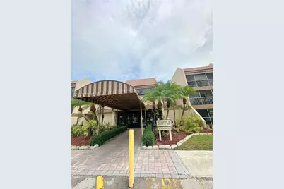 240 Lakeview Dr #212, Weston, FL 33326 - Photo 1