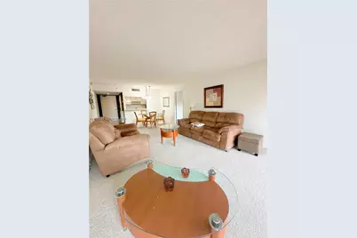 240 Lakeview Dr #212, Weston, FL 33326 - Photo 2