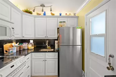 2851 Leonard Dr #J210, Aventura, FL 33160 - Photo 6