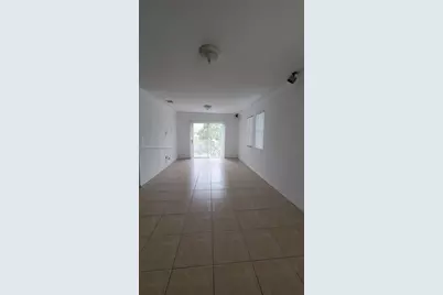 8804 NW 109th Pl #402, Doral, FL 33178 - Photo 4