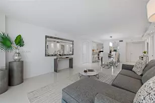 6039 Collins Ave, Miami Beach, FL 33140 - Photo 10
