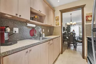 2600 Diana Dr, Hallandale Beach, FL 33009 - Photo 14