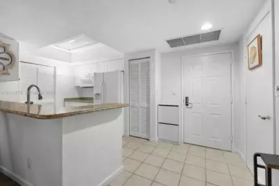 19501 W Country Club Dr #2415, Aventura, FL 33180 - Photo 14