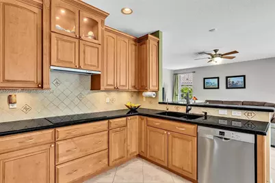 103 Cameron Ct, Weston, FL 33326 - Photo 16