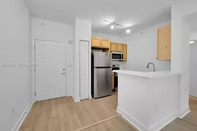 6001 SW 70th St #208, South Miami, FL 33143 - Photo 6