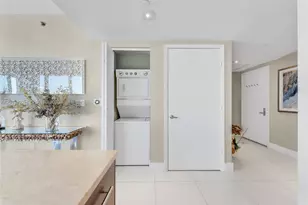 475 Brickell Ave, Miami, FL 33131 - Photo 16