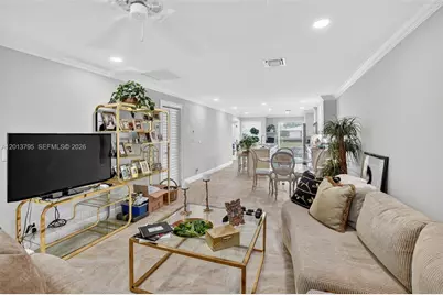 8749 Belle Aire Dr, Boca Raton, FL 33433 - Photo 10