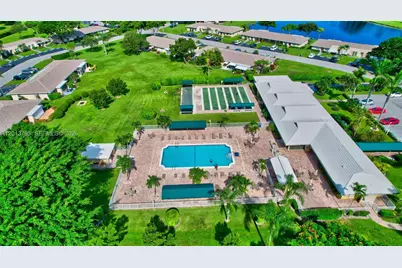8749 Belle Aire Dr, Boca Raton, FL 33433 - Photo 30