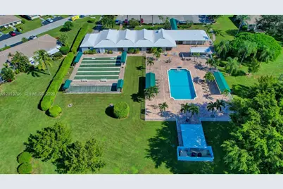 8749 Belle Aire Dr, Boca Raton, FL 33433 - Photo 36