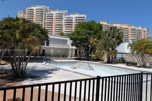 210 Sea View Dr, Key Biscayne, FL 33149 - Photo 18