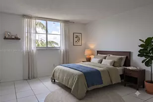 210 Sea View Dr, Key Biscayne, FL 33149 - Photo 2