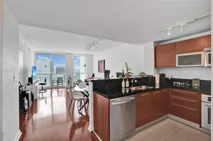 253 NE 2nd St, Miami, FL 33132 - Photo 2