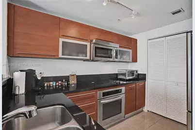 253 NE 2nd St #3304, Miami, FL 33132 - Photo 4