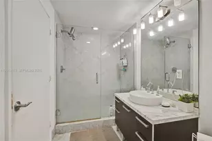 253 NE 2nd St, Miami, FL 33132 - Photo 12