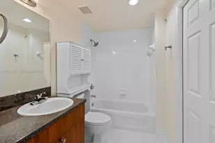 115 SW 11th St, Miami, FL 33130 - Photo 10