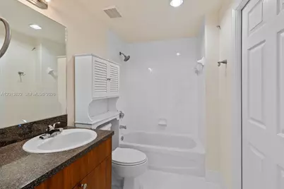 115 SW 11th St #707, Miami, FL 33130 - Photo 10