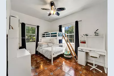 918 NE 4th Court, Hallandale Beach, FL 33009 - Photo 32