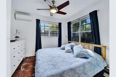 918 NE 4th Court, Hallandale Beach, FL 33009 - Photo 12