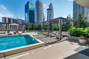 77 SE 5th St, Miami, FL 33131 - Photo 56