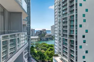 77 SE 5th St, Miami, FL 33131 - Photo 26