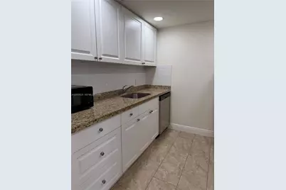 1551 SW 135th Ter #311G, Pembroke Pines, FL 33027 - Photo 2