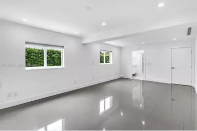 3112 Village Green Dr, Miami, FL 33175 - Photo 20