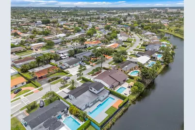 3112 Village Green Dr, Miami, FL 33175 - Photo 40