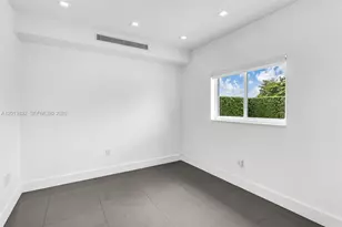 3112 Village Green Dr, Miami, FL 33175 - Photo 30