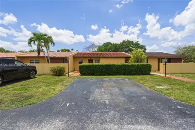 8614 SW 147th Pl, Miami, FL 33193 - Photo 2