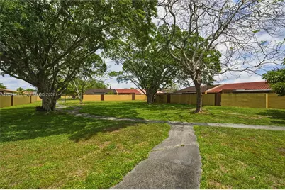 8614 SW 147th Pl, Miami, FL 33193 - Photo 22