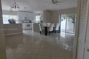 13524 NW 5th Ct, Plantation, FL 33325 - Photo 2