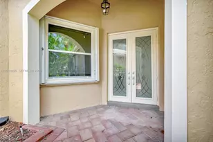 2468 Bay Isle Ct, Weston, FL 33327 - Photo 10