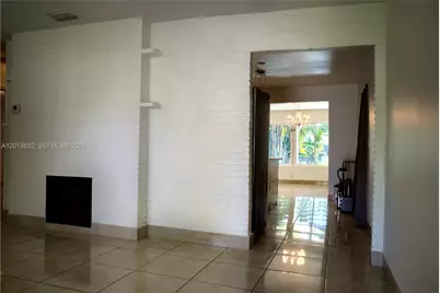 301 SW 5th St, Hallandale Beach, FL 33009 - Photo 6