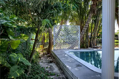 301 SW 5th St, Hallandale Beach, FL 33009 - Photo 20