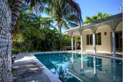 301 SW 5th St, Hallandale Beach, FL 33009 - Photo 22