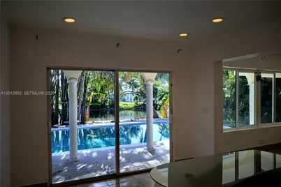 301 SW 5th St, Hallandale Beach, FL 33009 - Photo 16
