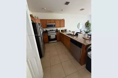 9337 W 33rd Way, Hialeah, FL 33018 - Photo 4