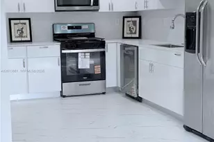 7024 SW 114th Pl, Miami, FL 33173 - Photo 2