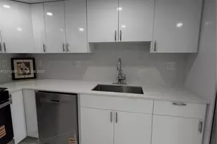 7024 SW 114th Pl, Miami, FL 33173 - Photo 10