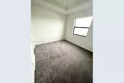 929 NE 211th St, Miami, FL 33179 - Photo 12