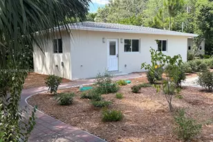 8442 SW 107th St, Miami, FL 33156 - Photo 2