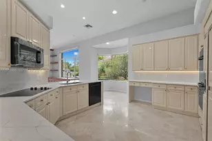 2456 Bay Isle Ct, Weston, FL 33327 - Photo 14