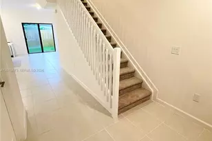 929 NE 211th St, Miami, FL 33179 - Photo 8