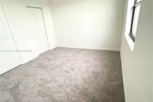 929 NE 211th St, Miami, FL 33179 - Photo 14