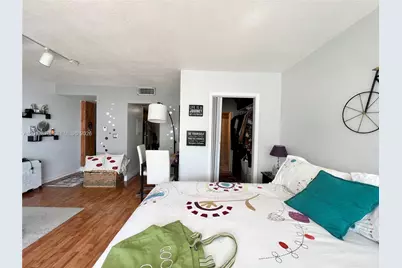 7545 E Treasure Dr #8I, North Bay Village, FL 33141 - Photo 12