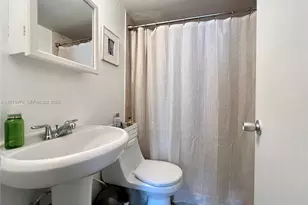7545 E Treasure Dr, North Bay Village, FL 33141 - Photo 18