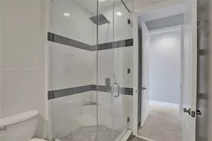 808 SW 147th Ave, Pembroke Pines, FL 33027 - Photo 16