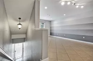 808 SW 147th Ave, Pembroke Pines, FL 33027 - Photo 2